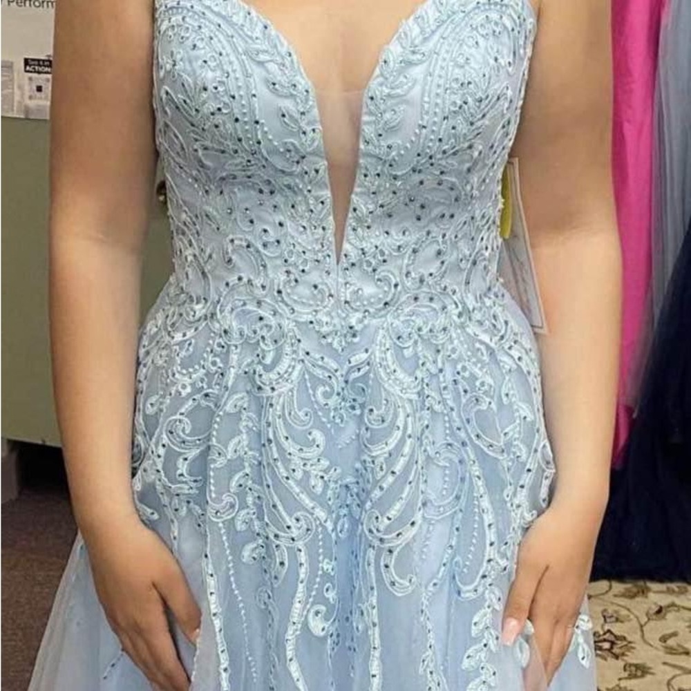Blue prom dress never worn, price negotiable